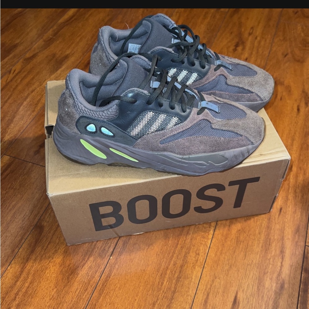 Adidas yeezy boost 700 v1 mauve